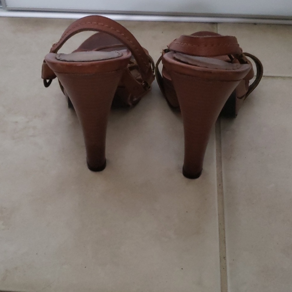 Sandals - Picture 3 of 4